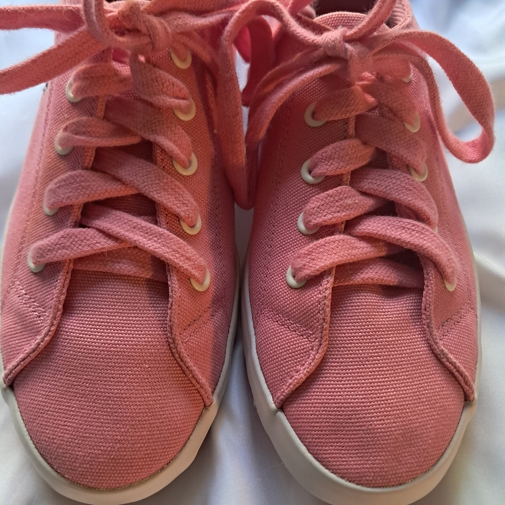 Lacoste Womens Pink Canvas Sneakers Sz 8 LIKE NEW! - Picture 6 of 14